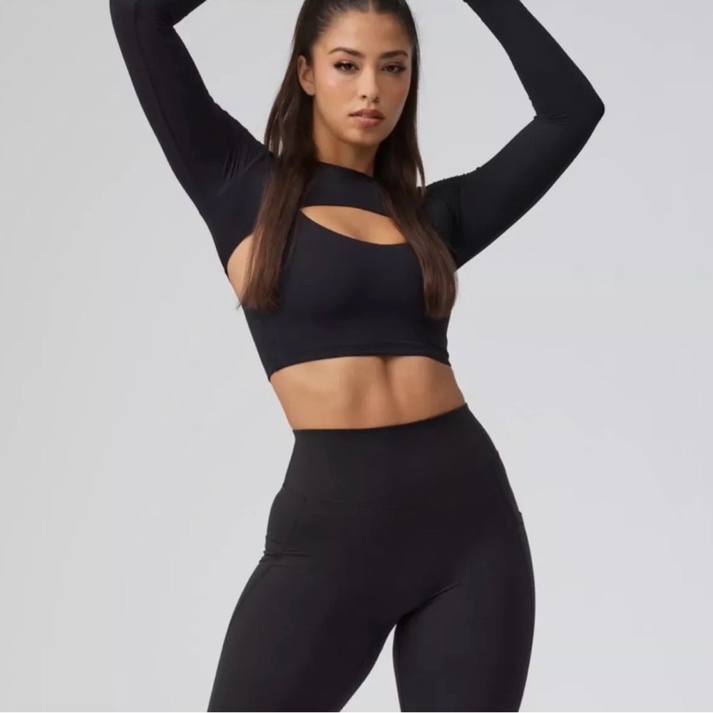 Buffbunny Essential Bolero/Shrug / Black / Sz Large / GUC